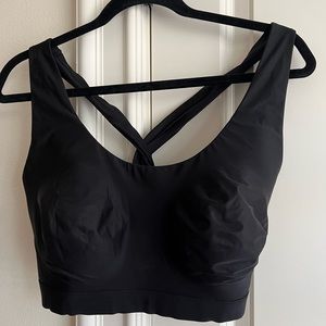 Black Twist Back Sports Bra